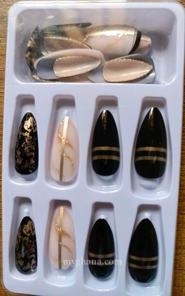 Press on nails