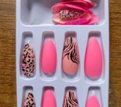 Press on nails