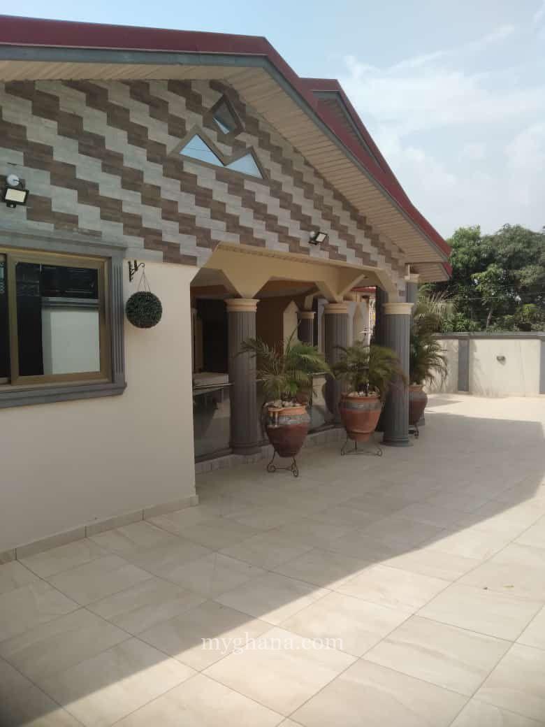 3 bedroom self compound house for rent at Ablekum Agape top