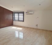 4 bedroom house with pool to let at Airport Residential Area, Accra