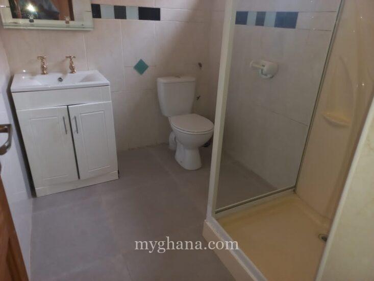 4 bedroom house to let at East Legon, Adjiringanor