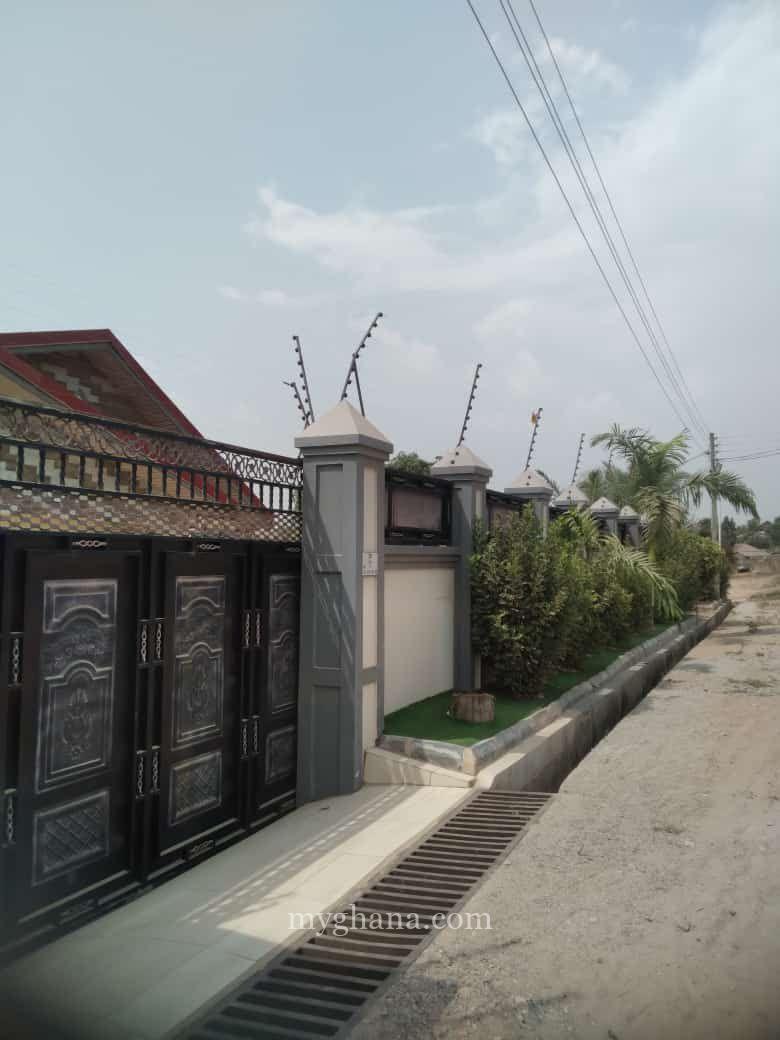 3 bedroom self compound house for rent at Ablekum Agape top