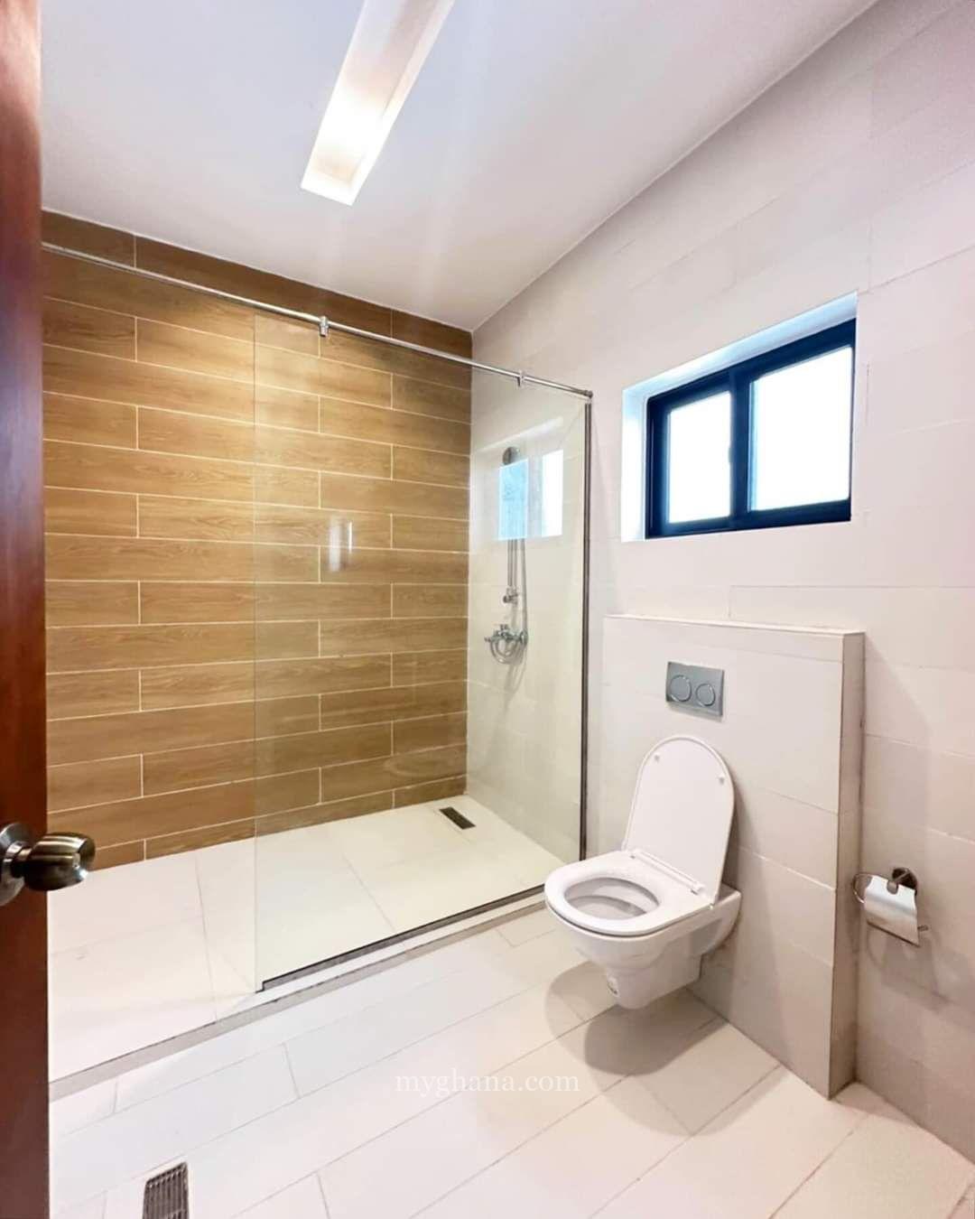 Executive 4 bed house for sale at Oyarifa