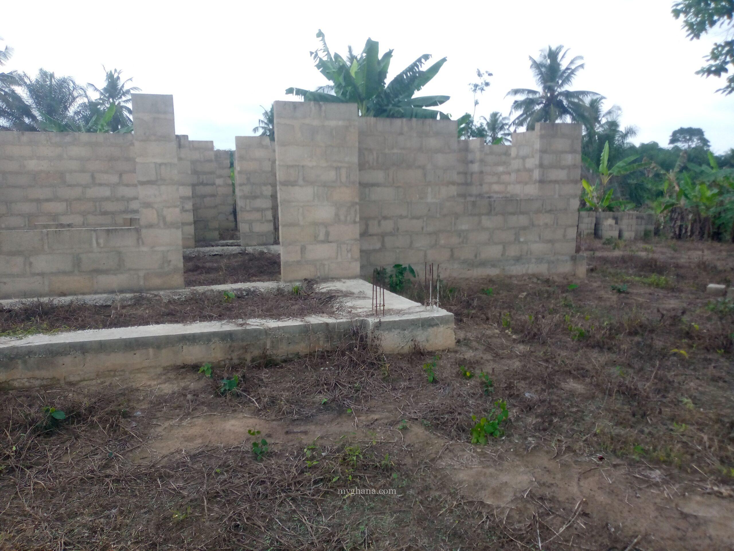 Affordable 4bedroom Uncompleted house for in Takoradi Agona Nkwanta