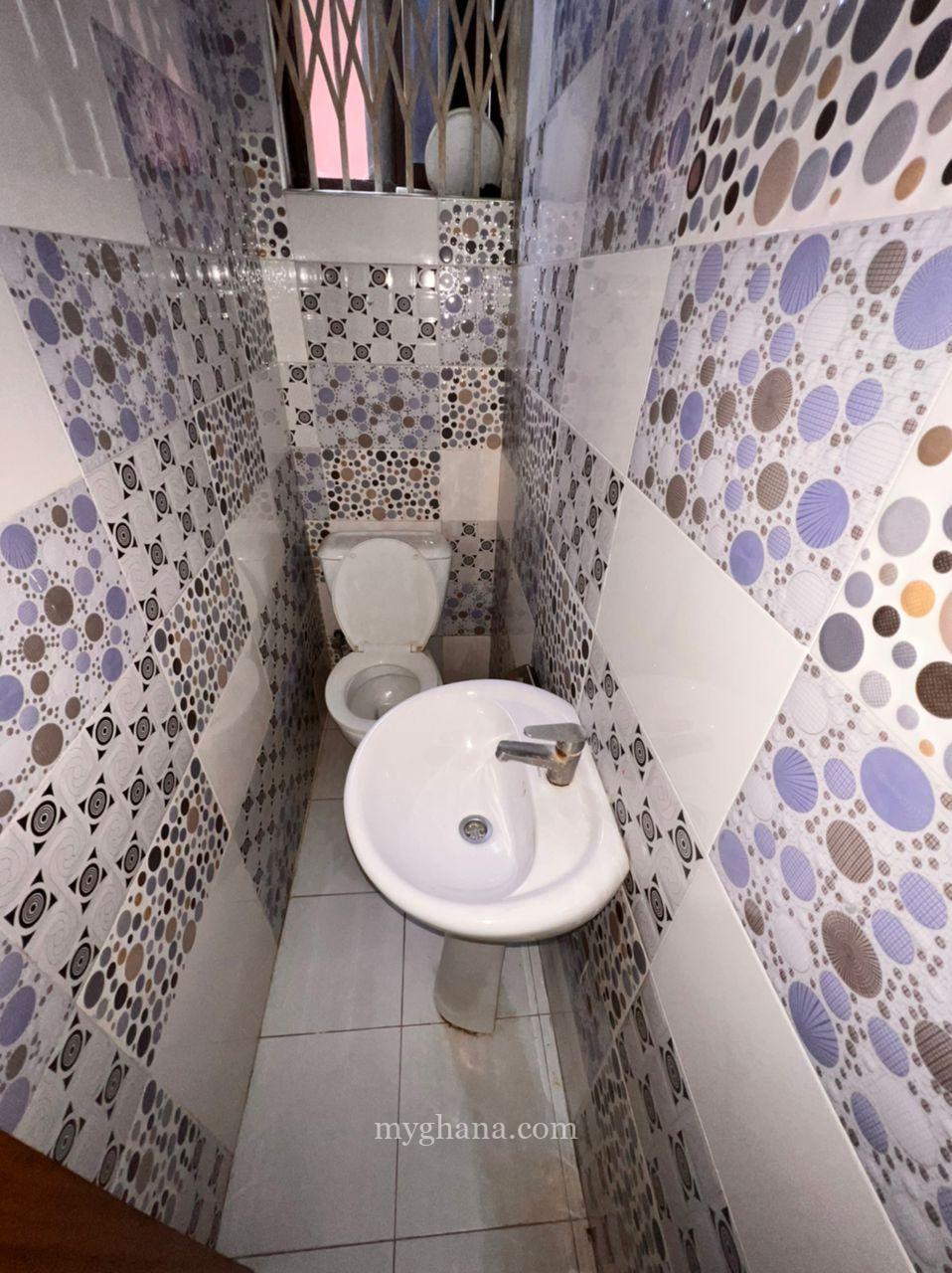 Neat 2 bed Apt for rent at Ablekuma