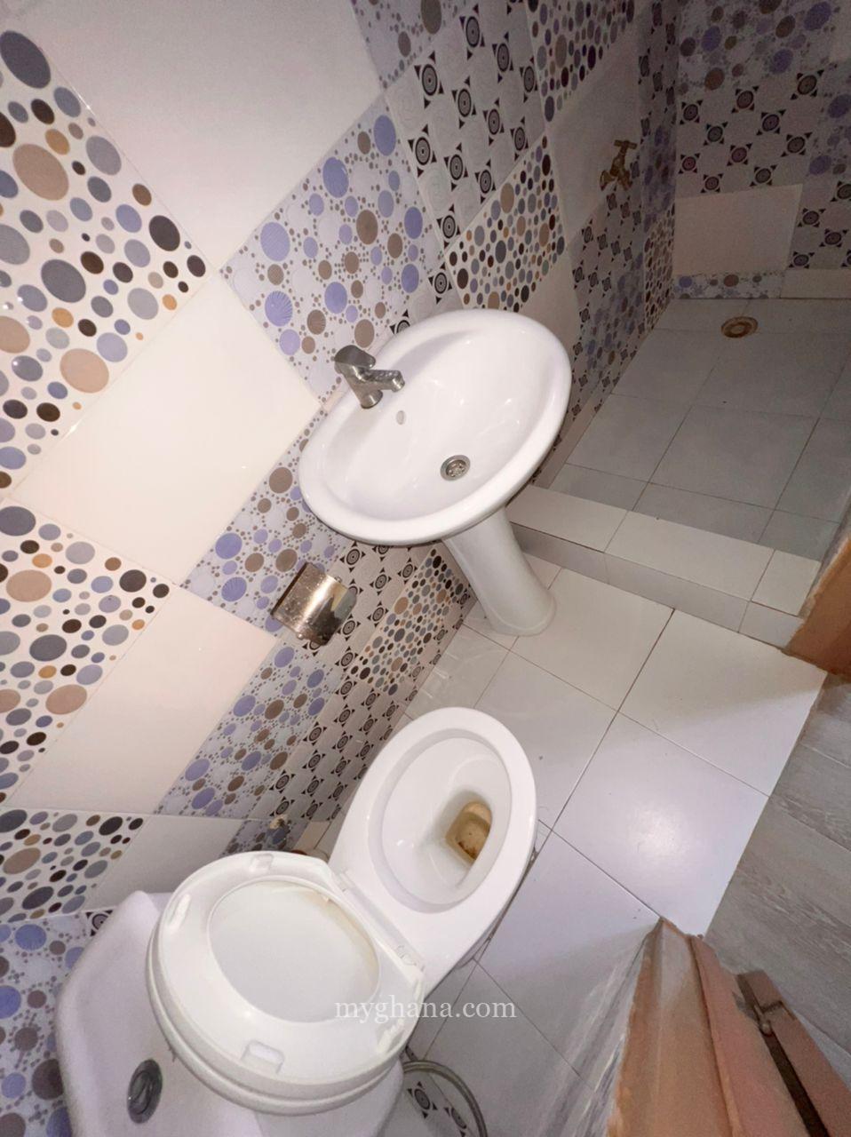 Neat 2 bed Apt for rent at Ablekuma