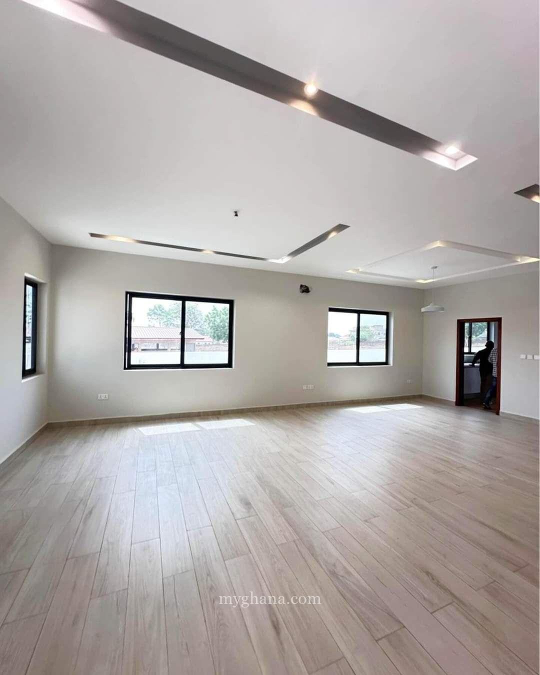 Executive 4 bed house for sale at Oyarifa