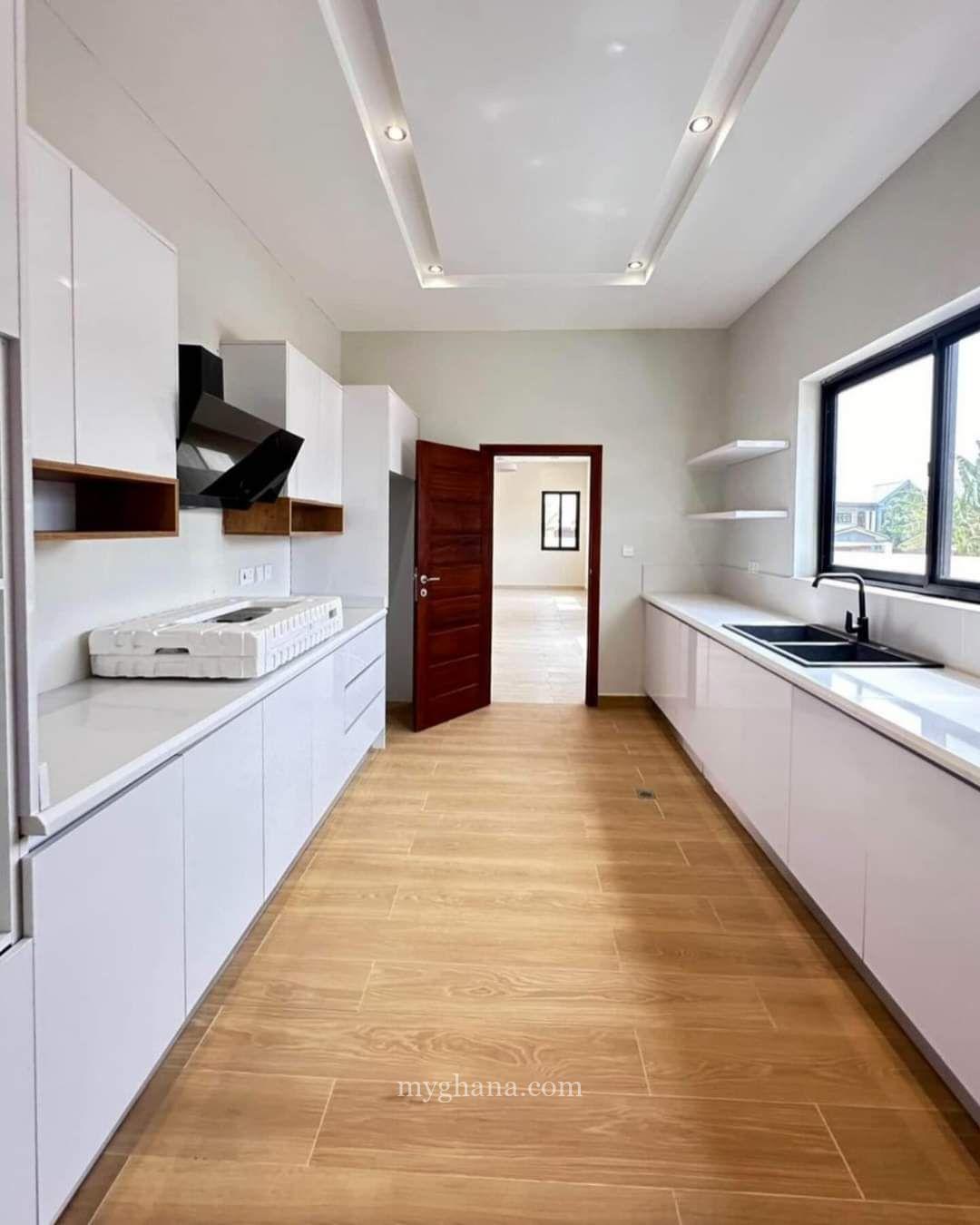 Executive 4 bed house for sale at Oyarifa