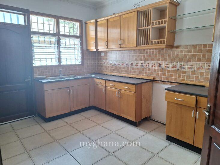 4 bedroom house with garden and outhouse to let at East Legon
