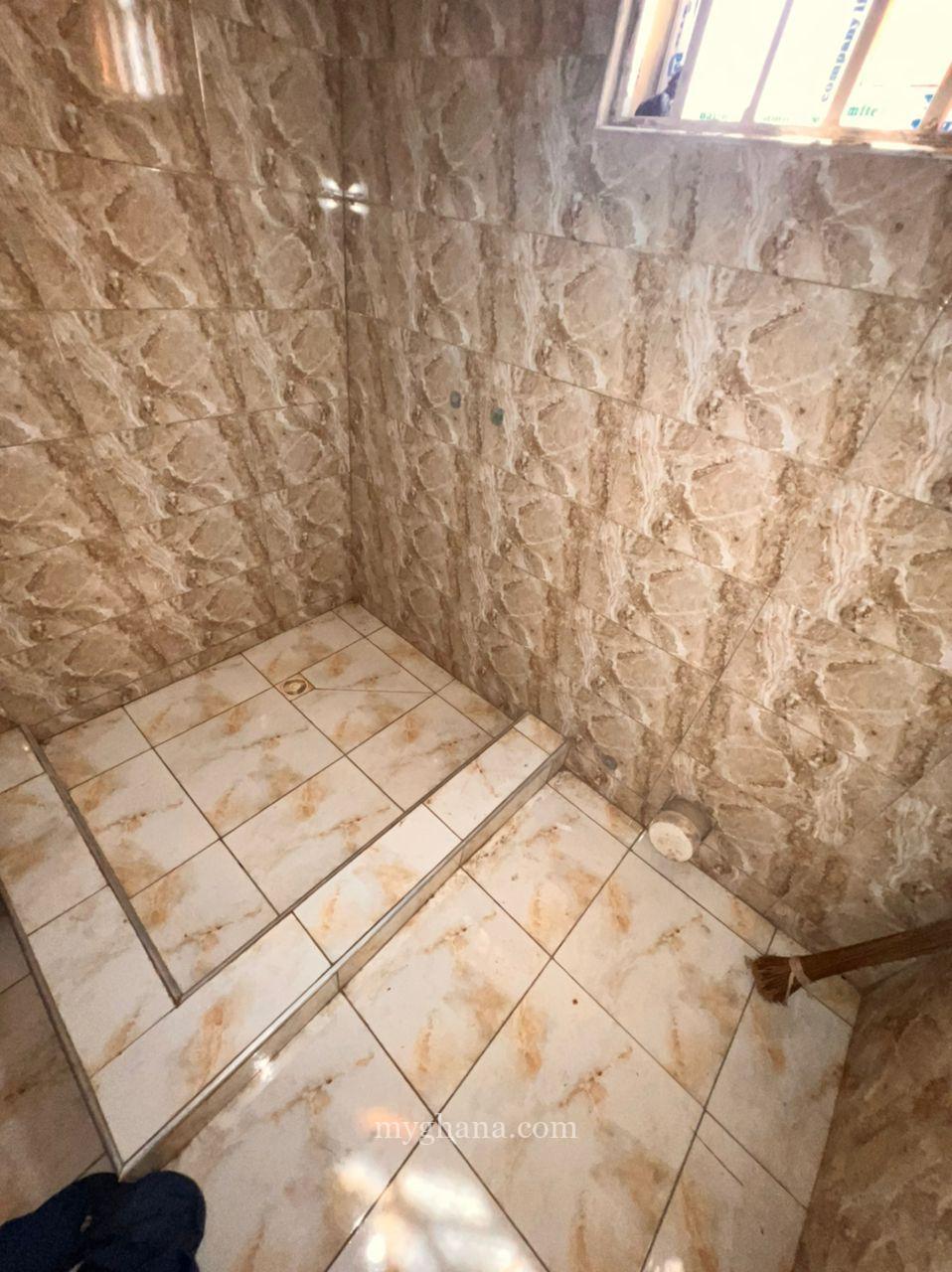 2 bed Apt for rent at Sowutoum Adu Gyamfi