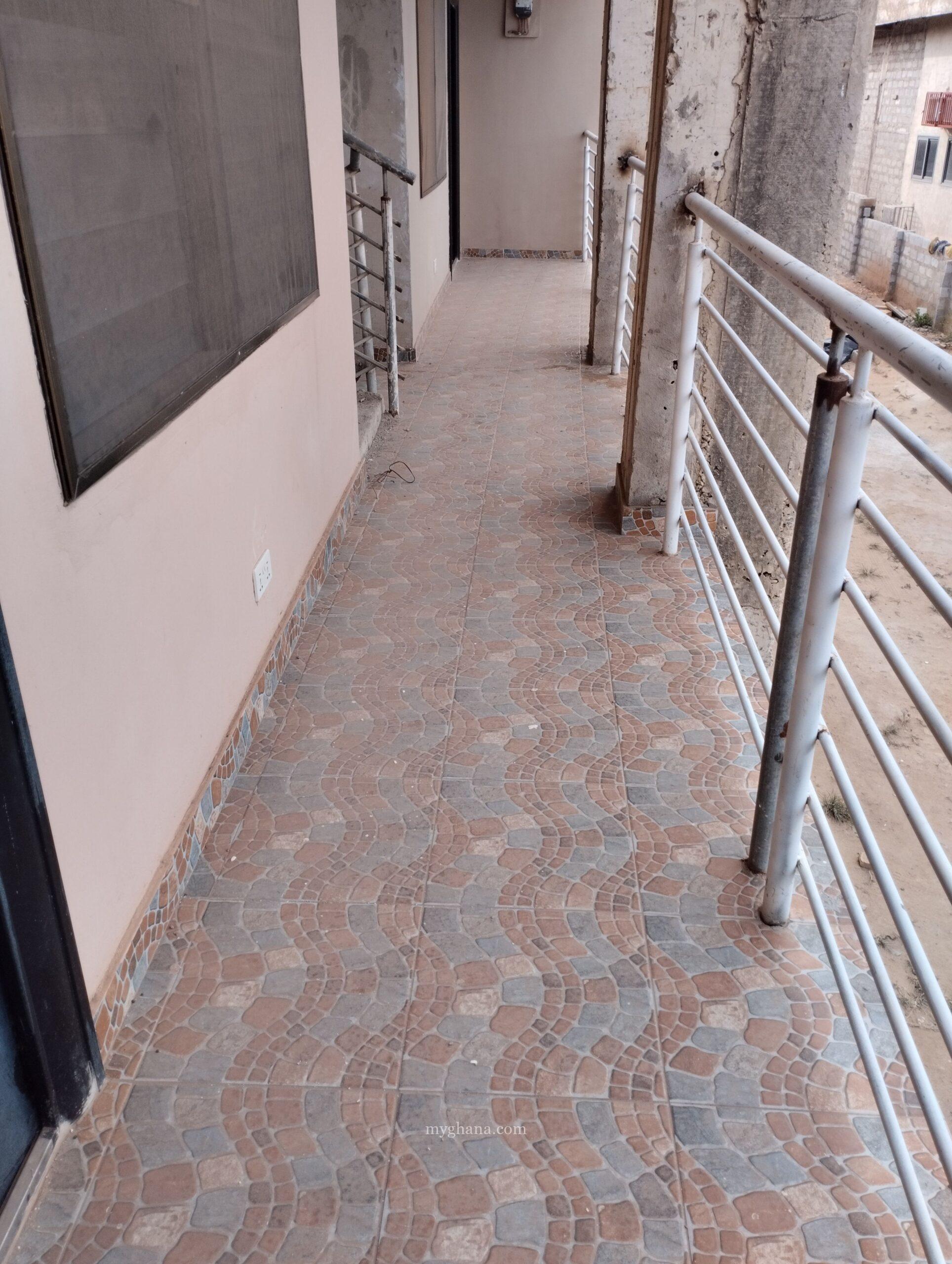 2 bedrooms apartment for rent at oyibi