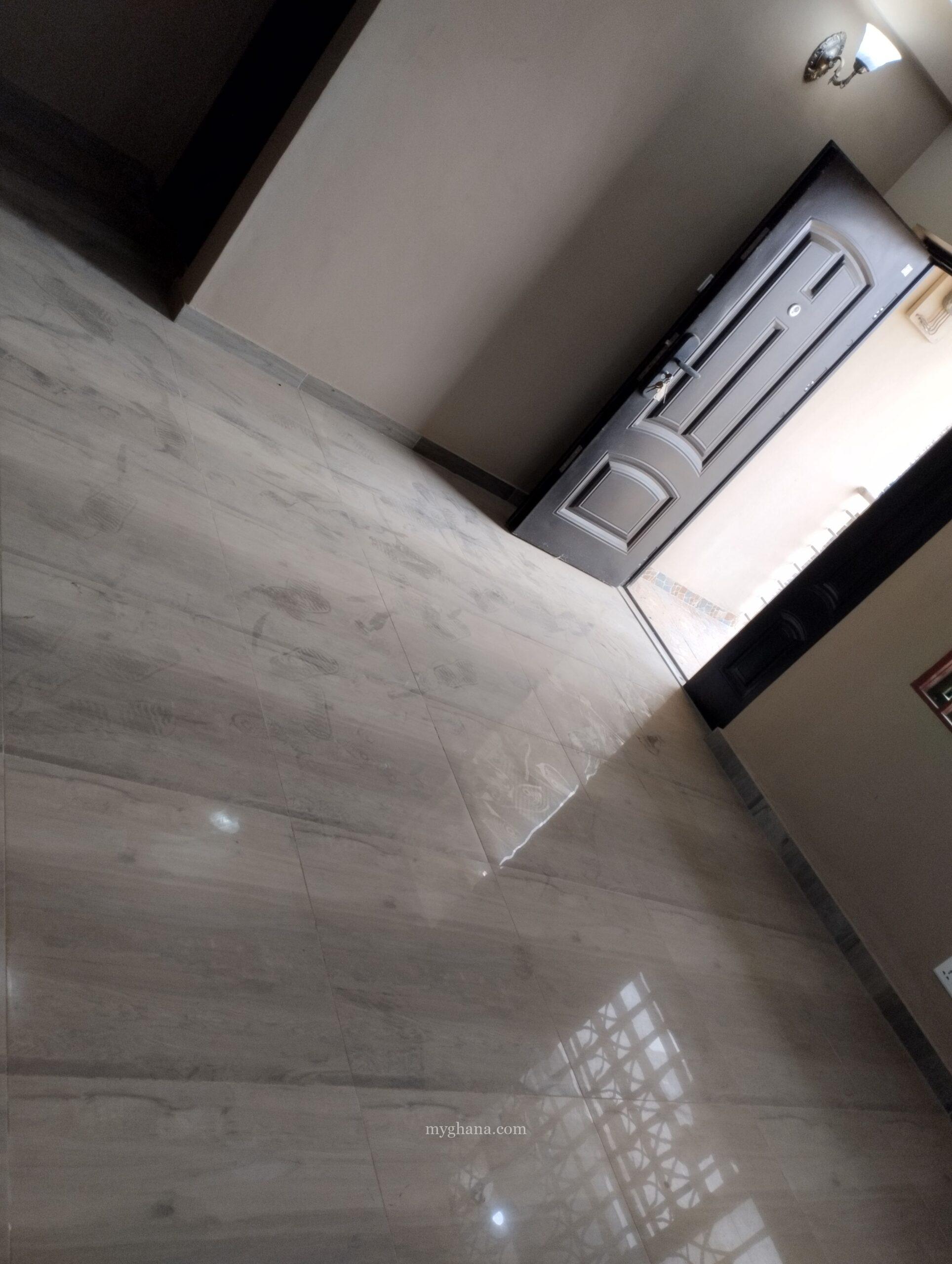 2 bedrooms apartment for rent at oyibi