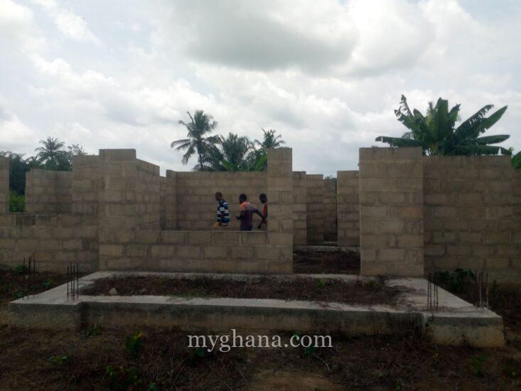 Affordable 4bedroom Uncompleted house for in Takoradi Agona Nkwanta