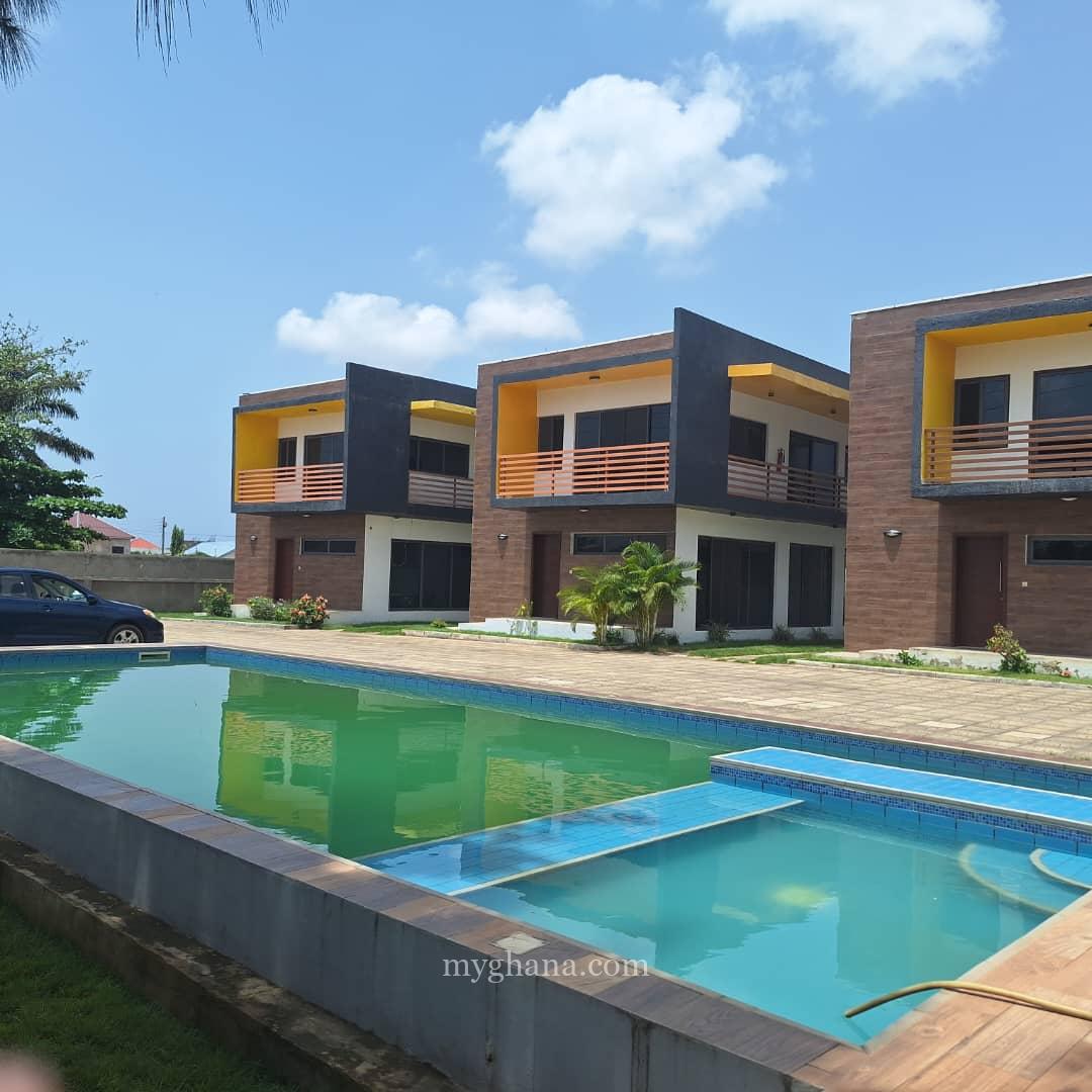 4 bedroom townhouse for rent at Abelemkpe in Accra