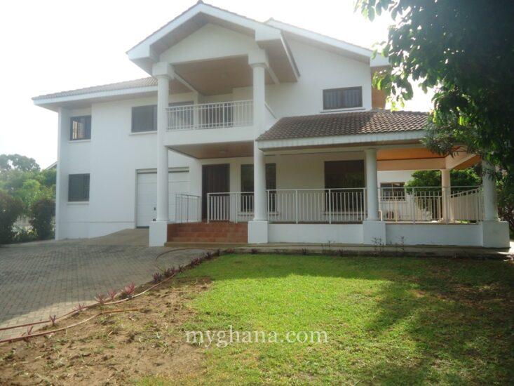 4 bedroom townhouse to let at Airport