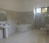 3 bedroom house to let at Labone