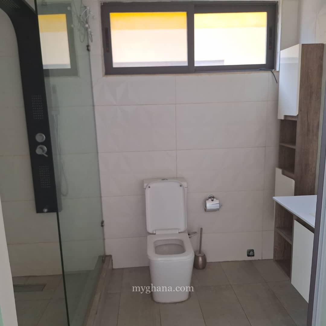 4 bedroom townhouse for rent at Abelemkpe in Accra