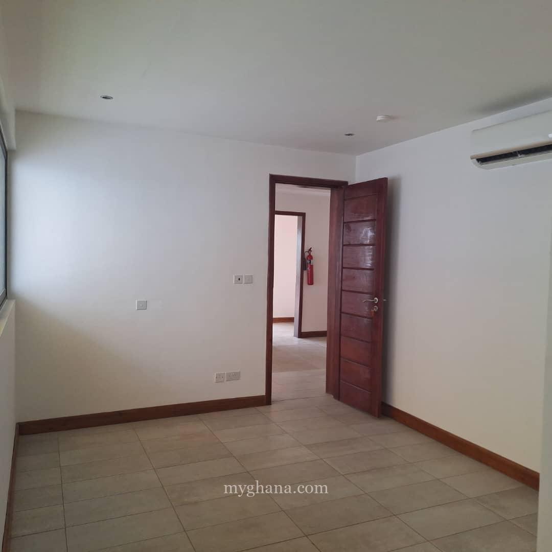 4 bedroom townhouse for rent at Abelemkpe in Accra