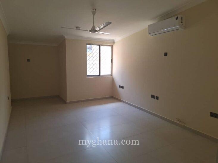 4 bedroom house with swimming pool to let at Cantonment