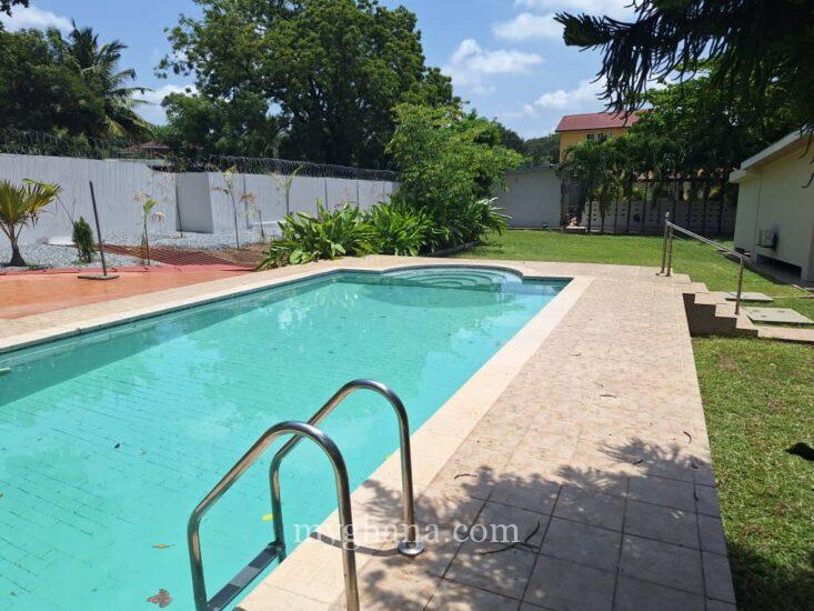 4 bedroom house with swimming pool to let at Cantonment