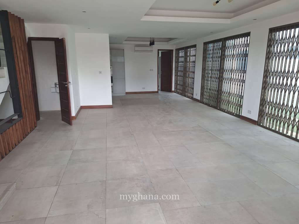 4 bedroom townhouse for rent at Abelemkpe in Accra