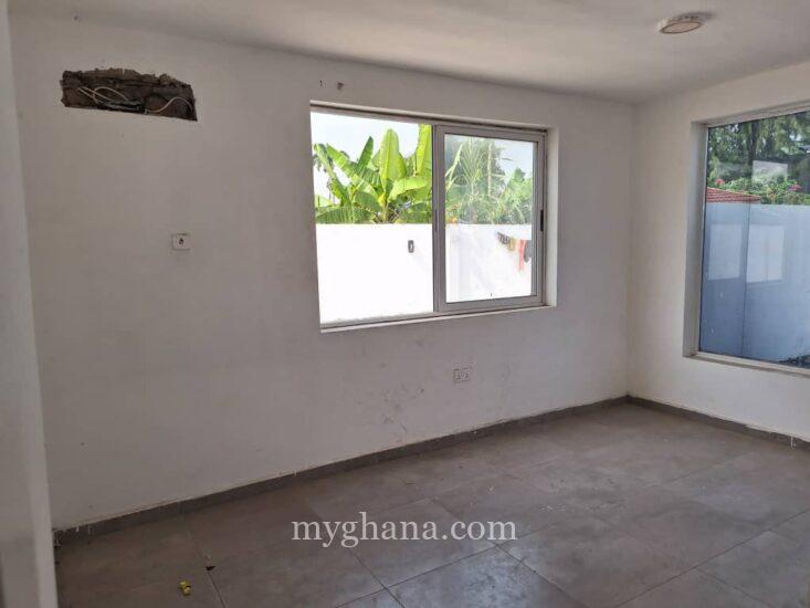 20 room office to let at Dzorwulu, Accra