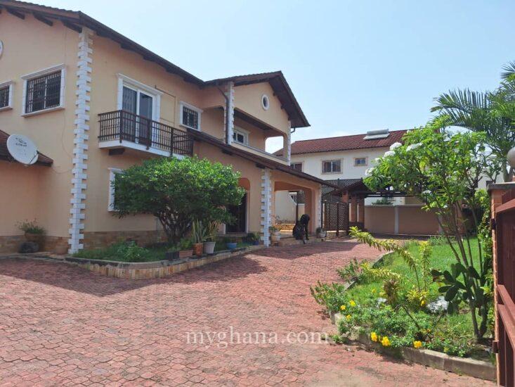 4 bedroom townhouse to let at Labone, Accra