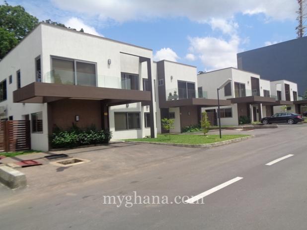 Executive furnished four bedroom townhouse to let at Ridge