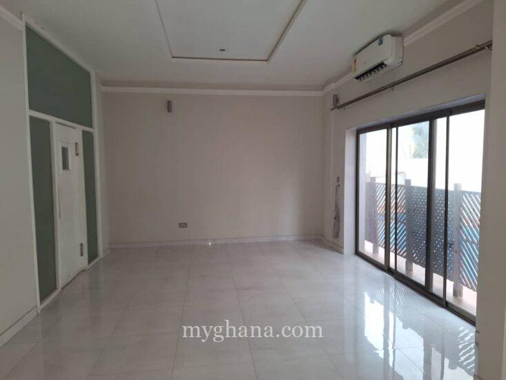 6 bedroom townhouse to let at Cantonments near the Japan Embassy