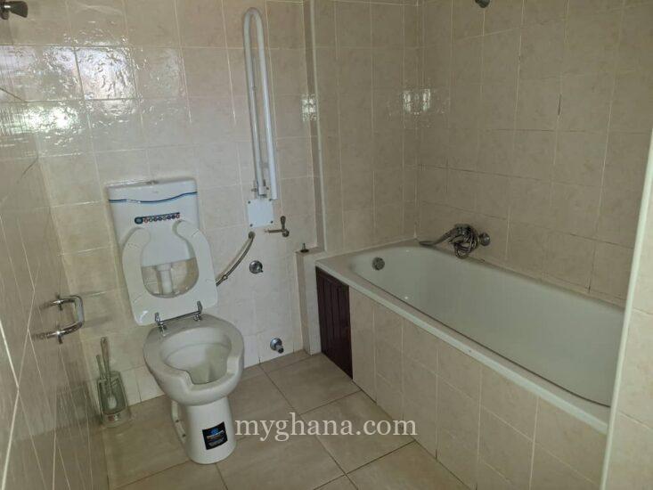 4 bedroom townhouse to let at Labone, Accra