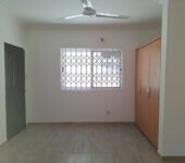 5 bedroom house with large garden to let at Tse Addo