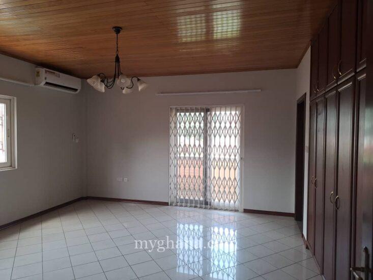 4 bedroom townhouse to let at Labone, Accra