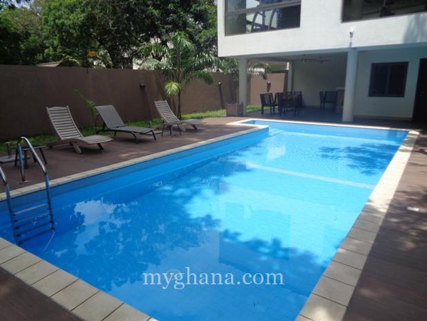 Executive furnished four bedroom townhouse to let at Ridge