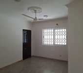 5 bedroom house with large garden to let at Tse Addo