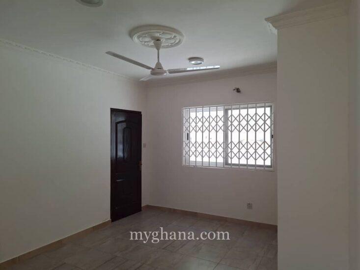 5 bedroom house with large garden to let at Tse Addo