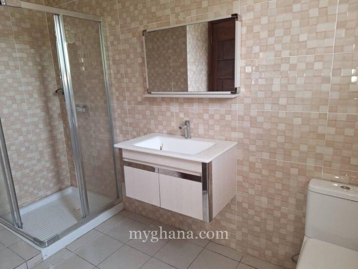 5 bedroom townhouse to let at Cantonments, Accra