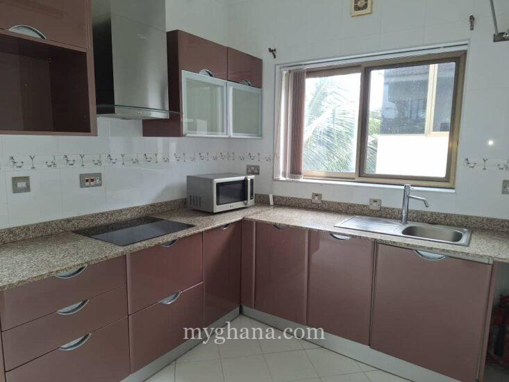 6 bedroom townhouse to let at Cantonments near the Japan Embassy