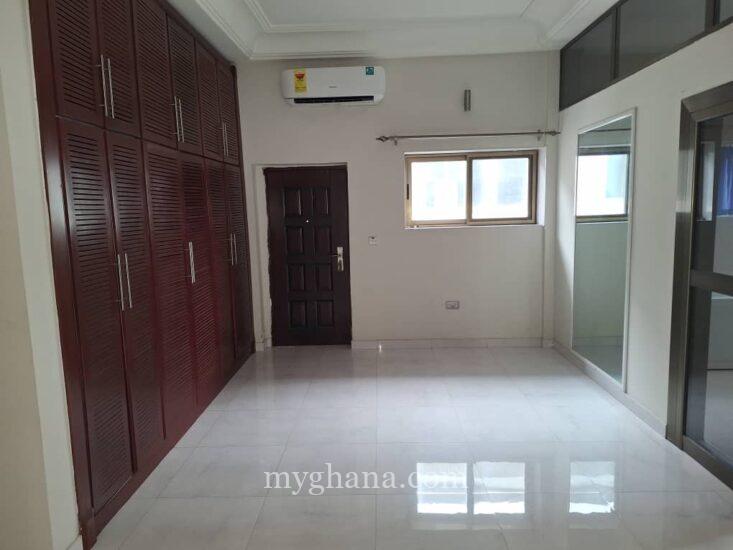 6 bedroom townhouse to let at Cantonments near the Japan Embassy