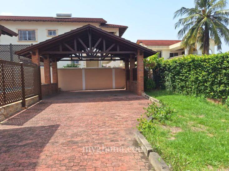 4 bedroom townhouse to let at Labone, Accra