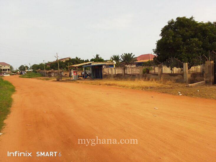 Old 4 bedroom house for sale at Sebrebor -Halleyuya