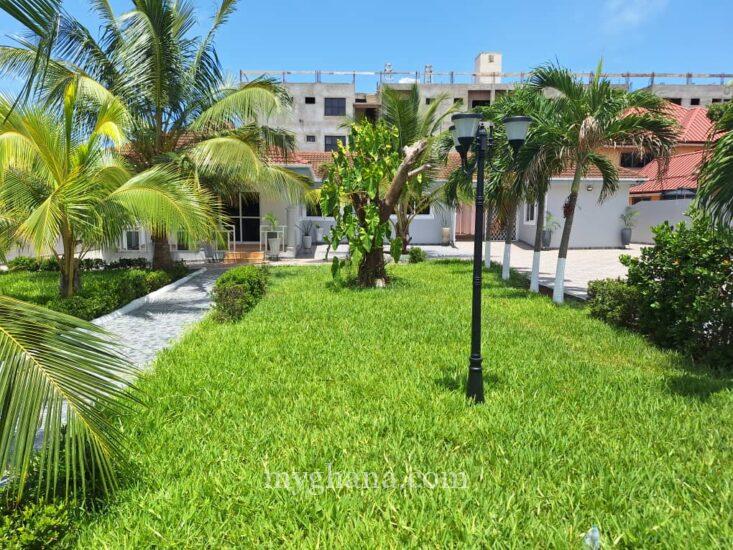 5 bedroom house with large garden to let at Tse Addo