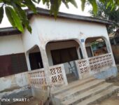 Old 4 bedroom house for sale at Sebrebor -Halleyuya