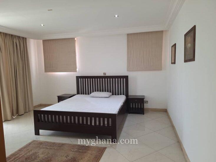 Executive 3 bedroom apartment with outhouse to let at Cantonments, Accra