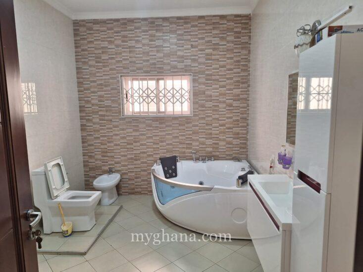 4 bedroom house to let at East Legon near the French School, Accra