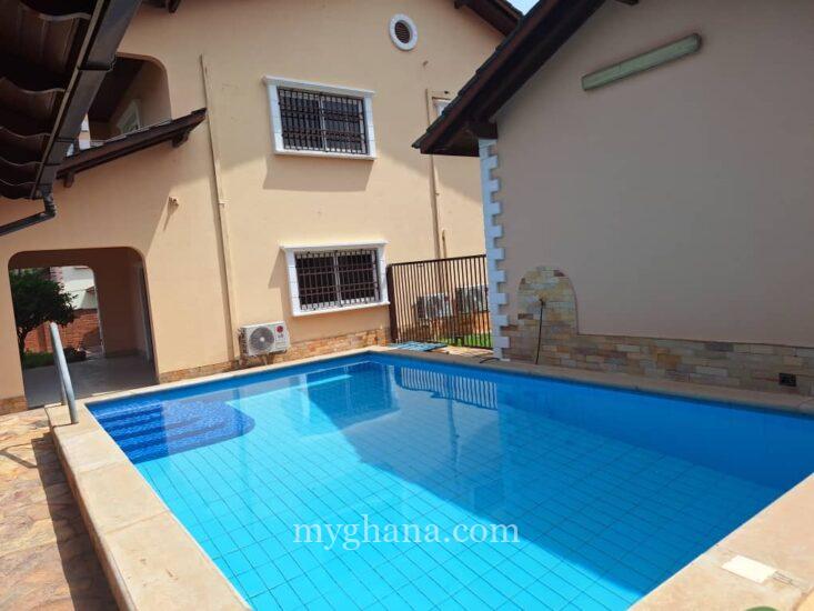 4 bedroom townhouse to let at Labone, Accra