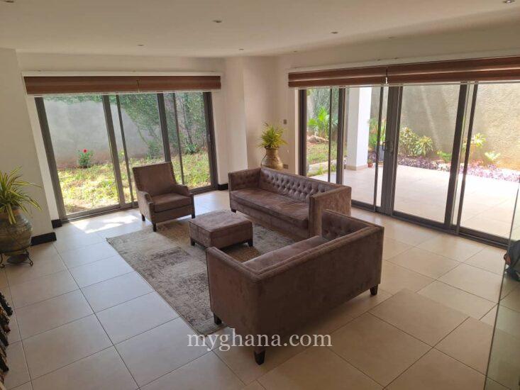 Executive furnished four bedroom townhouse to let at Ridge