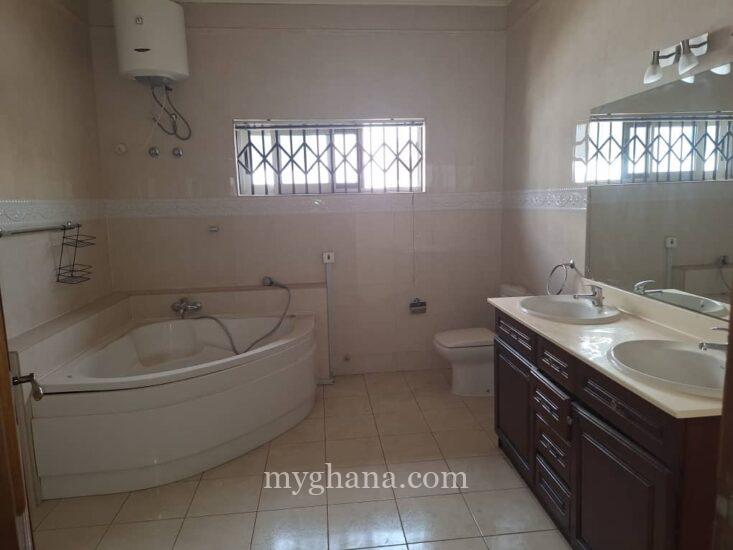 4 bedroom house to let at East Legon near A&C Shopping Mall, Accra