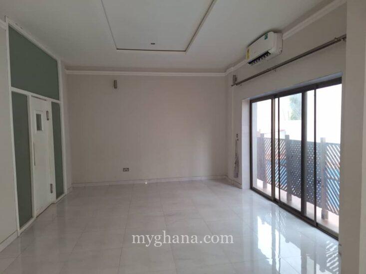 6 bedroom townhouse to let at Cantonments near the Japan Embassy