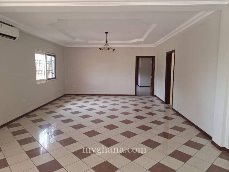 4 bedroom townhouse to let at Labone, Accra