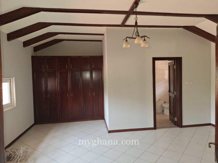 4 bedroom townhouse to let at Labone, Accra